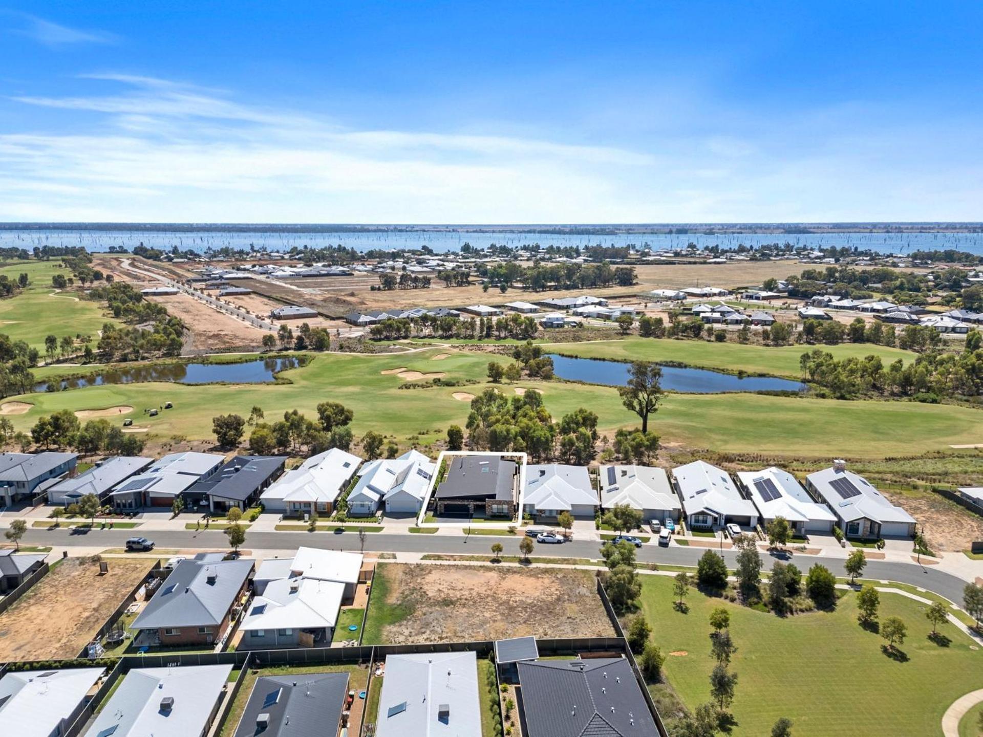 45 On Fairway Villa Yarrawonga Exterior photo